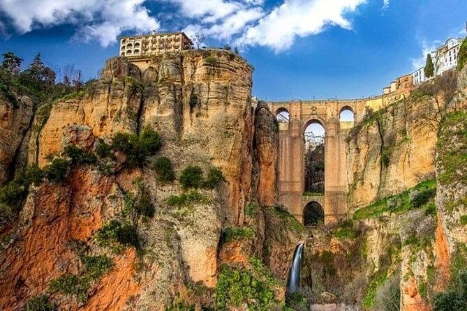 Private Tour of Ronda and Setenil De Las Bodegas - Itinerary Highlights