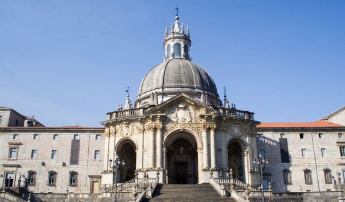 Private Tour of San Sebastian, Zumaia and Loyola - Luxury Vehicle and Chauffeur-Driven Experience