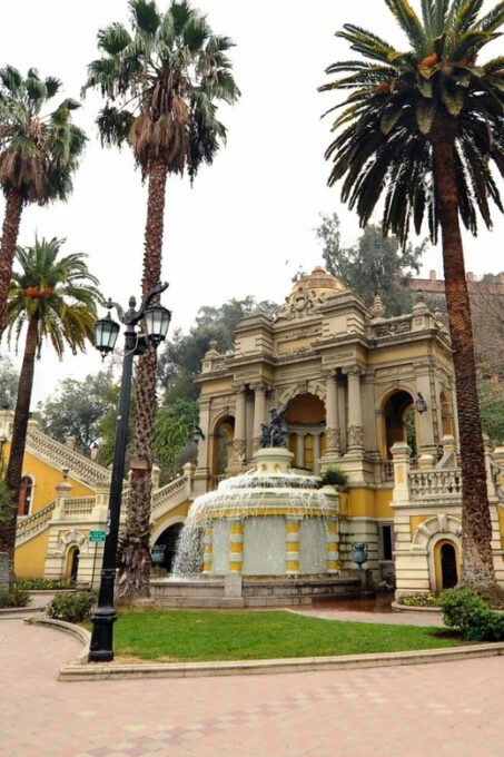 Private Tour of Santiago With a Local Tour Guide - Discovering Los Dominicos