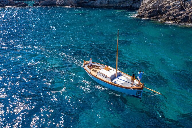 Private Tour of Sorrento and Capri by Gozzo Hybrid - Operating Hours