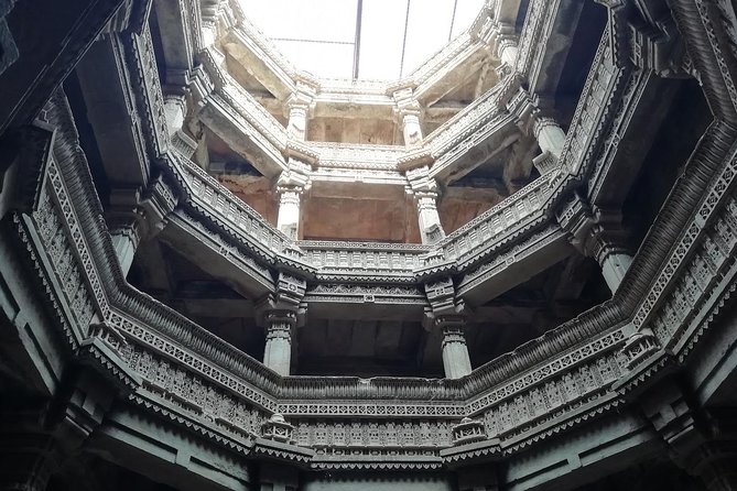 Private Tour of Step Well, Modhera Sun Temple & Patola Saree Weaving by Car - Exploring Gujarati History