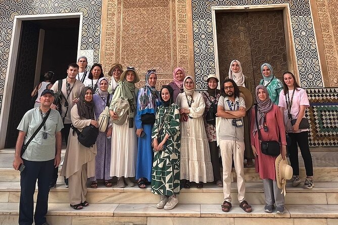 Private Tour of the Alhambra and Generalife Gardens - Accessibility and Logistics