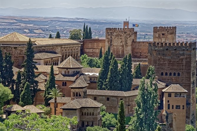 Private Tour of the Best of Granada - Sightseeing, Food & Culture With a Local - Tour Inclusions