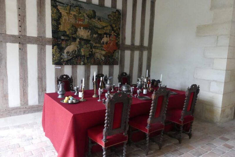 Private Tour of the Castle and Wine Tasting - Pricing and Booking