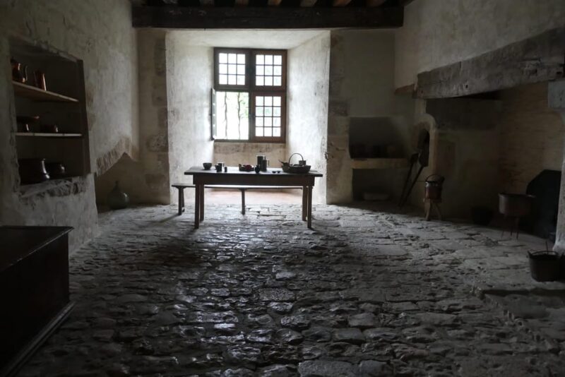 Private Tour of the Castle and Wine Tasting - Reservation Process