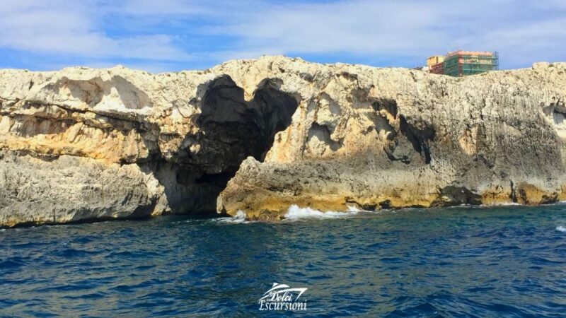 Private Tour of the Island of Ortigia and the Sea Caves - Meeting Point and Location