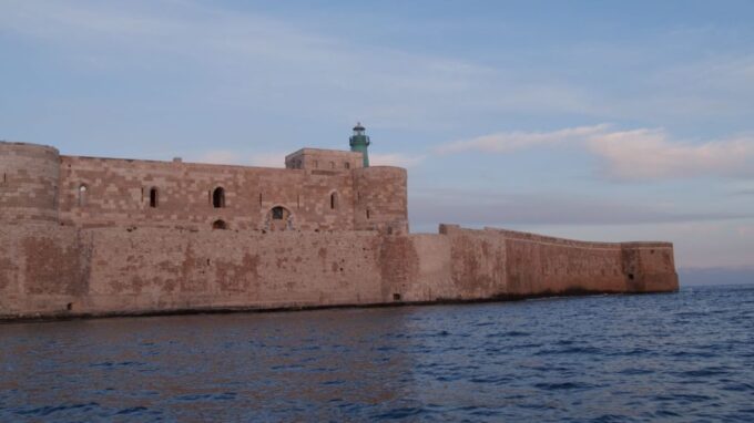 Private Tour of the Island of Ortigia and the Sea Caves - Explore the Sea Caves