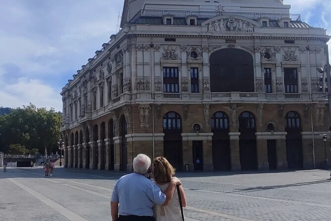 Private Tour of the Jewels of Bilbao, With Guggenheim and Pintxos Tasting. - Guide and Language Support
