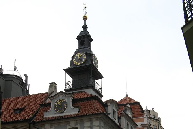 Private Tour of the Jewish Museum With Synagogues and Cemetery - Tour Highlights