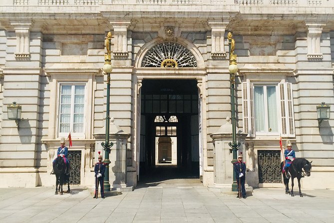 Private Tour of the Royal Palace, Private Guide, Fast Entrance and Pick up at the Hotel. - Highlights of the Royal Palace Tour