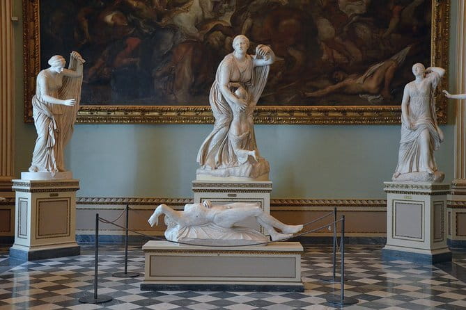 Private Tour of Uffizi Gallery and Santa Croce Basilica - Experience With Tour Guide Julia