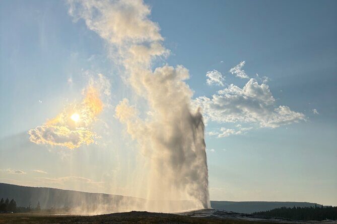 Private Tour of Yellowstones Natural Wonders from Jackson Hole - An In-Depth Look at the Private Yellowstone Natural Wonders Tour from Jackson Hole