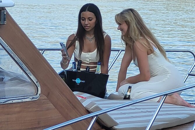 Private Tour Open Bar Classic Wooden Boat Lake Como 2H 4H - Accessibility and Participation