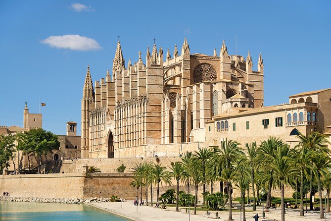 Private Tour: Palma De Mallorca Old Town, Palma Cathedral and Cruise - Exploring Palmas Old Town