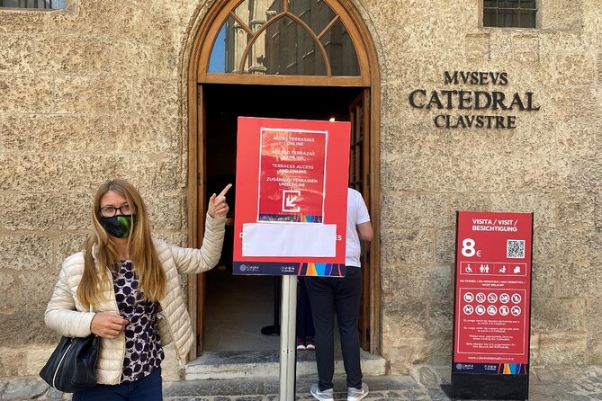 Private Tour: Palma De Mallorca Old Town, Palma Cathedral and Cruise - Admiring Palma Cathedral