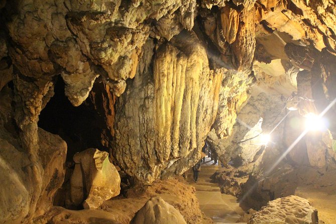 Private Tour] Perfect Day! Sticky Waterfall + Chiangdao Cave + Wat Bandentemple - Sticky Waterfall