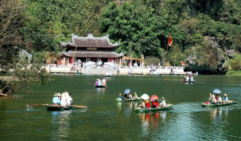 Private Tour: Perfume Pagoda and Incense Product Village - Quang Phu Cau Village