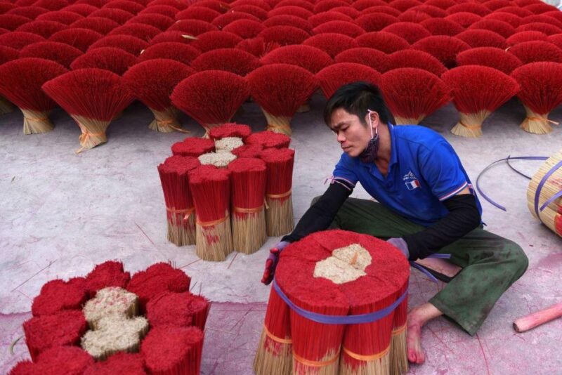 Private Tour: Perfume Pagoda and Incense Product Village - Yen Stream Boat Trip