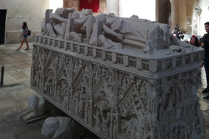 Private Tour - Religious Fatima and Fortified Obidos - Discovering Obidos