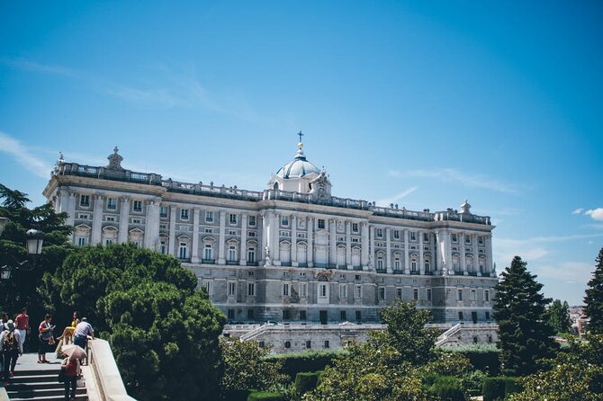 Private Tour: Royal Palace Guided Tour With Skip-The-Line Access - What to Expect