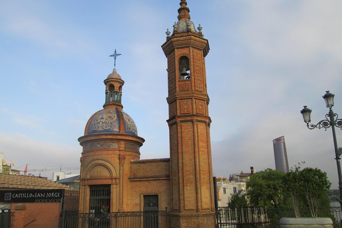Private Tour Royal Palace+Cathedral+Walk Along the River+Triana Neighbourhood - Meeting and Pickup
