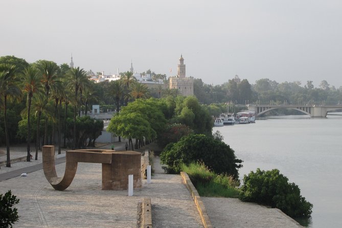 Private Tour Royal Palace+Cathedral+Walk Along the River+Triana Neighbourhood - Included Services
