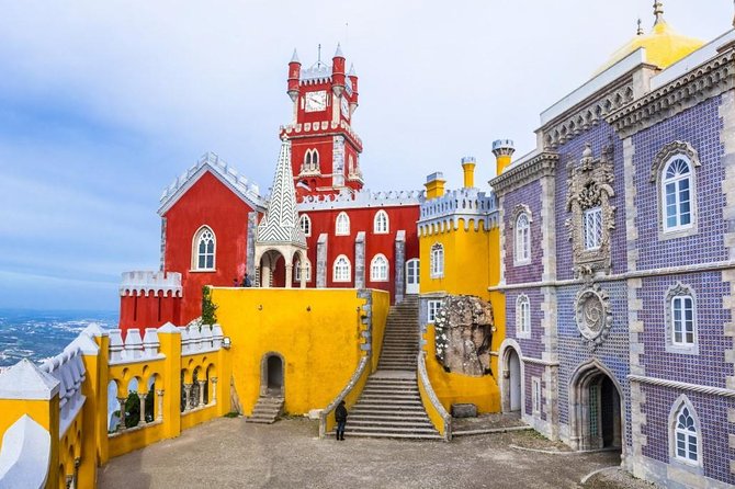 Private Tour: Sintra, Cabo Da Roca and Cascais Day Trip From Lisbon - Visiting the Historic Center of Cascais