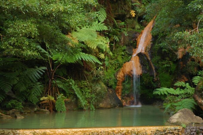 Private Tour South & North Coast Views - Turquoise Waters of Fire Lake