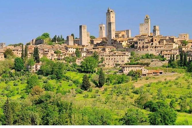PRIVATE TOUR Sweet Hills of Chianti and San Gimignano With Lunch & 2 Tastings - Savoring Tuscan Cuisine