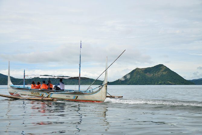 Private Tour: Tagaytay Midlands & Taal Volcano Boat Ride - Key Points