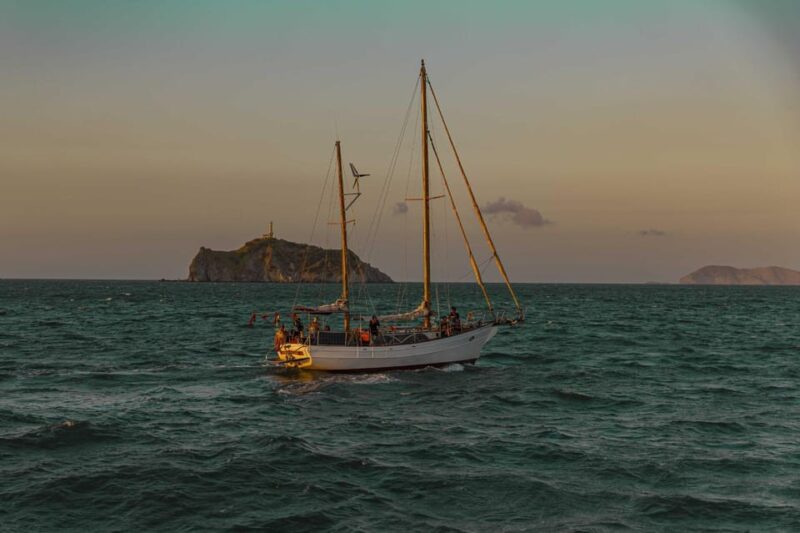Private Tour Tayrona Park Anna Lezah 12 Person Capacity - Health and Safety