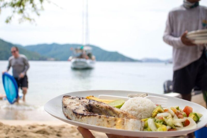 Private Tour Tayrona Park Anna Lezah 12 Person Capacity - Key Points