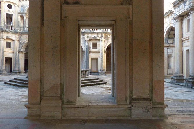 Private Tour the Templars Treasure to Tomar, Batalha and Alcobaça From Lisbon - Exploring Tomar