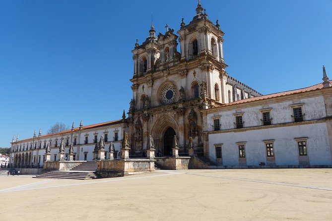 Private Tour the Templars Treasure to Tomar, Batalha and Alcobaça From Lisbon - Visiting Batalha