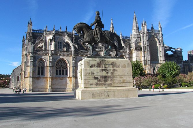 Private Tour Through Tomar, Fátima, and Batalha Historical Sites - Visiting the Sanctuary of Fátima