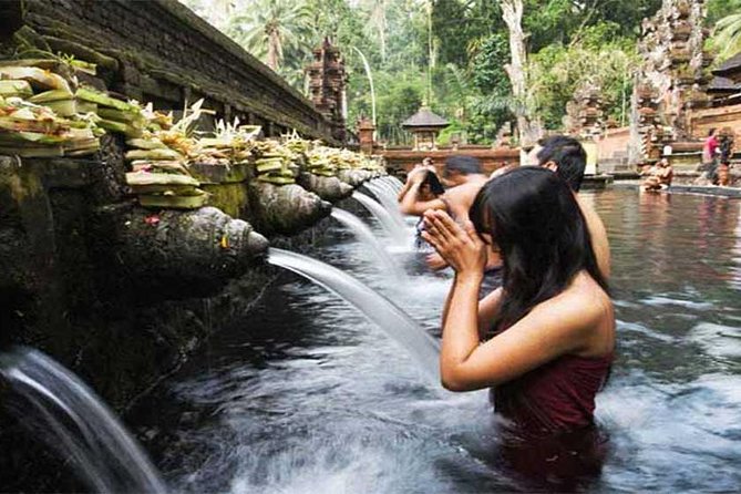Private Tour: Tirta Empul, Tukad Cepung Waterfall & Penglipuran Village - Tirta Empul Temple