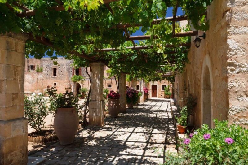 Private Tour to Arkadi and Rethymnon With Minivan - Exploring Rethymnon Old Town