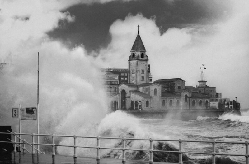 Private Tour to Gijón - Exploring Famous Neighborhoods
