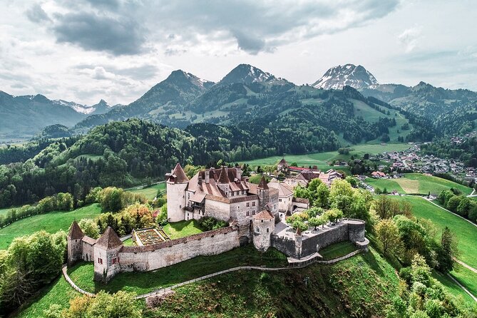 Private Tour to Gruyères, Chocolate & Cheese Factory From Geneva - Positive Traveler Reviews