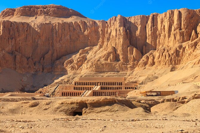 Private Tour to Luxor West and East Banks With Hot Air Balloon,Felucca and Lunch - Stunning Temple of Hatshepsut