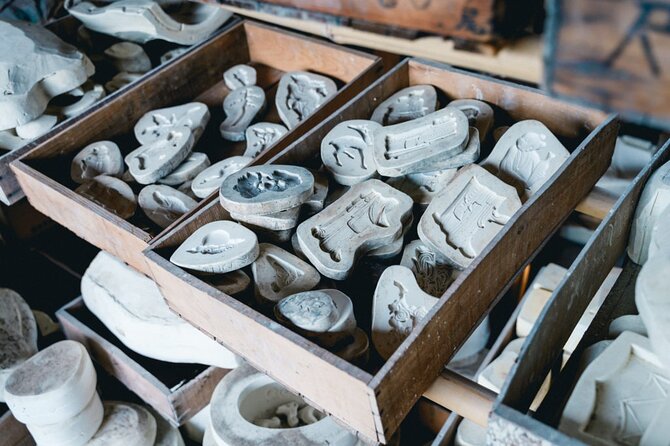 Private Tour to Miyaso Kutani Ware Ceramics Studio - Meeting and Pickup
