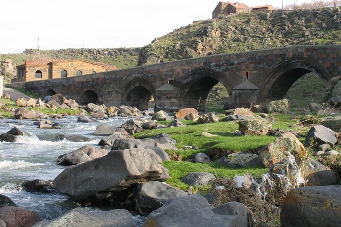 Private Tour to Oshakan, Karmravor, Hovhanavank, Saghmosavank Monasteries - Architectural Gem: Karmravor Church