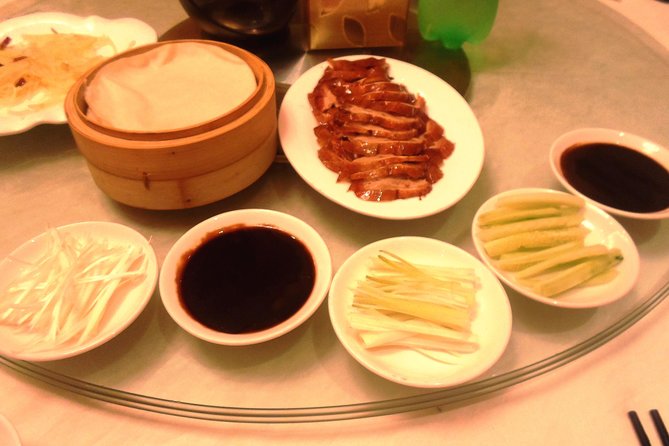 Private Tour to Pearl Market Acrobatic Show & Peking Duck Dinner - Pearl Market Shopping