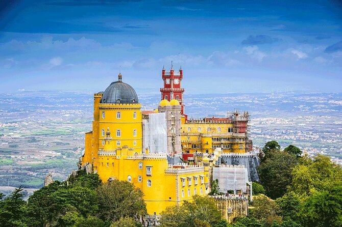 Private Tour to Pena Palace in Electric Vintage Car - Key Points