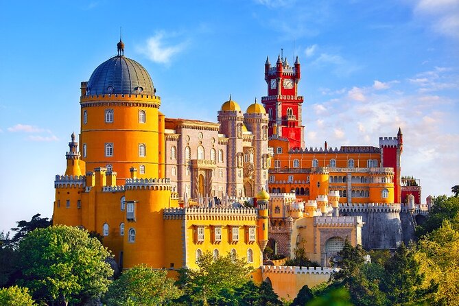 Private Tour to Pena Palace in Electric Vintage Car - Exploring the Palace