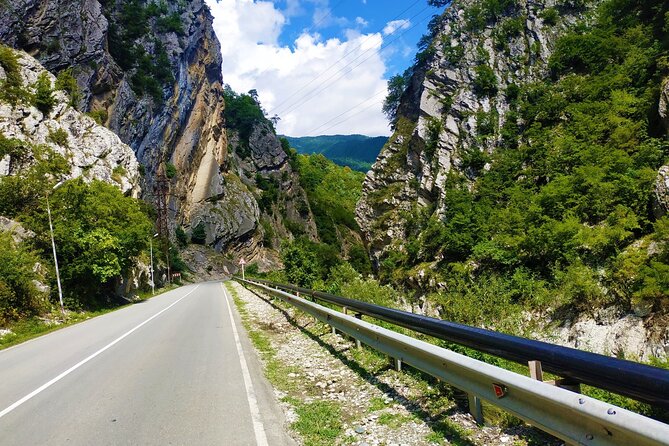 Private Tour to Racha From Tbilisi With Medieval Churches, Wine Tasting & Lunch - Wine Tasting Experience