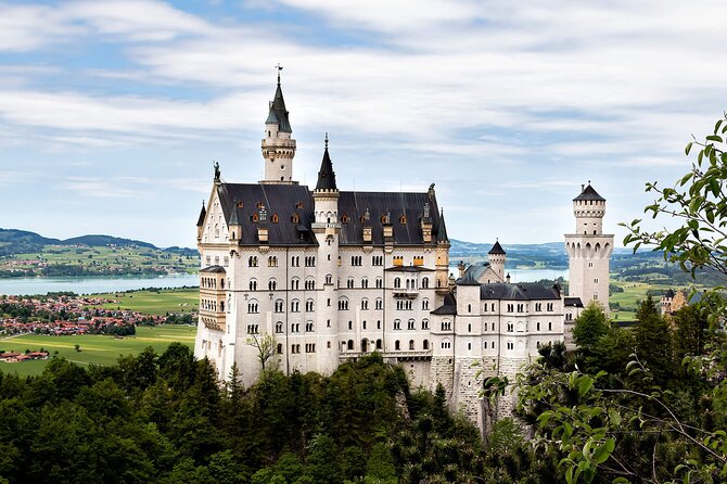Private Tour to Royal Castle of Neuschwanstein and Hohenschwangau - Tour Overview