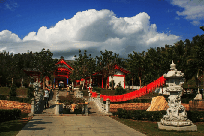 Private Tour to Sanya Nanshan Buddhsim Temple and the Beach - Frequently Asked Questions