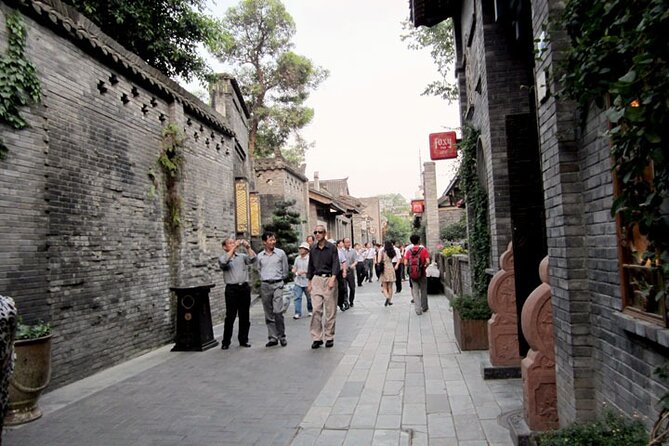 Private Tour to See Giant Pandas and Jiuzhaigou - Pickup Information