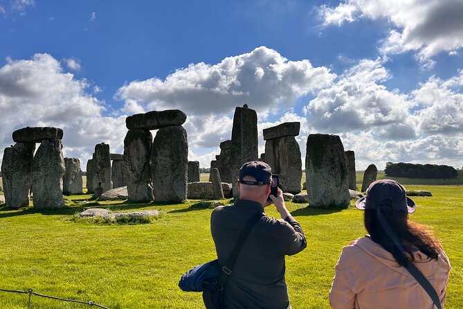 Private Tour to Stonehenge, Bath and The Cotswolds - Pickup and Start Time